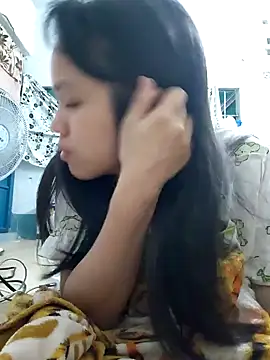 Snapshot of Anny-ly chatting on 10/04/25, 12:25 Anny-ly online show from 10/04/25, 12:25