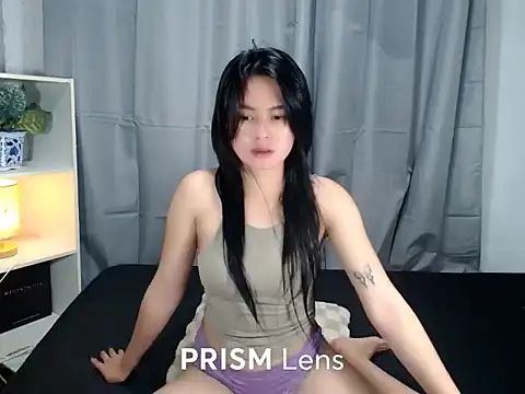 Urasian ladybug online show from 10/13/25, 04:12