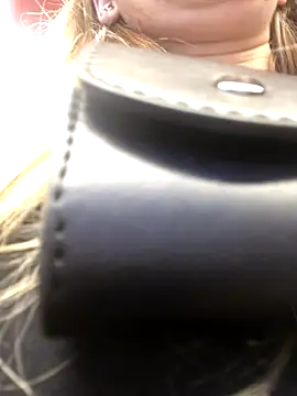 Reina Cummings online show from 09/17/25, 04:03