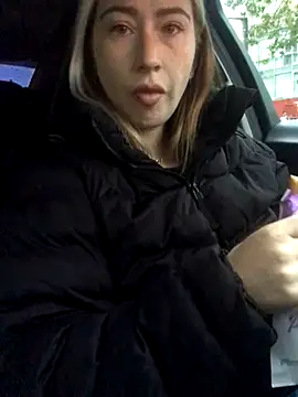 Reina Cummings online show from 09/29/25, 04:50