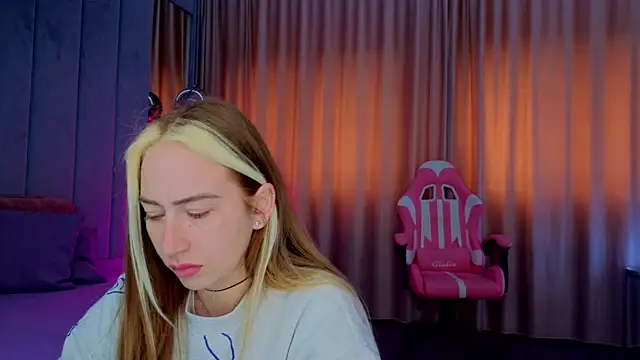 Reina Cummings online show from 11/06/25, 07:20