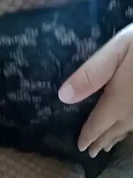 Snapshot of ladytropical1 chatting on 09/17/25, 04:19 ladytropical1 online show from 09/17/25, 04:19