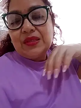 Snapshot of ladytropical1 chatting on 09/20/25, 05:25 ladytropical1 online show from 09/20/25, 05:25