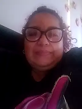 Snapshot of ladytropical1 chatting on 10/01/25, 10:54 ladytropical1 online show from 10/01/25, 10:54