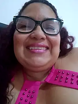 Snapshot of ladytropical1 chatting on 10/05/25, 08:18 ladytropical1 online show from 10/05/25, 08:18