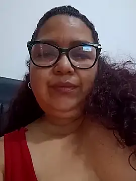 Snapshot of ladytropical1 chatting on 10/13/25, 10:26 ladytropical1 online show from 10/13/25, 10:26