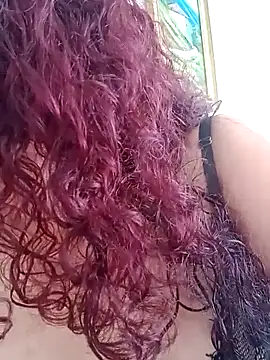 Snapshot of ladytropical1 chatting on 10/23/25, 02:05 ladytropical1 online show from 10/23/25, 02:05