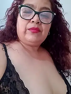 Snapshot of ladytropical1 chatting on 10/29/25, 06:31 ladytropical1 online show from 10/29/25, 06:31