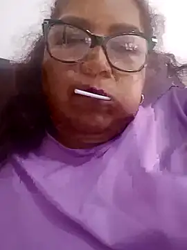 Snapshot of ladytropical1 chatting on 11/02/25, 04:42 ladytropical1 online show from 11/02/25, 04:42