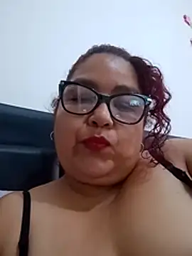 Snapshot of ladytropical1 chatting on 11/20/25, 03:34 ladytropical1 online show from 11/20/25, 03:34