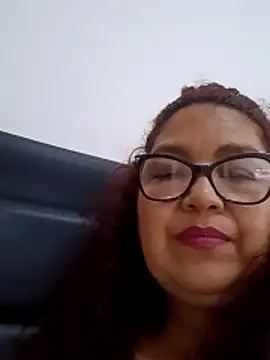 Snapshot of ladytropical1 chatting on 11/22/25, 06:40 ladytropical1 online show from 11/22/25, 06:40