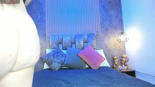 luna killari online show from 10/08/25, 11:41