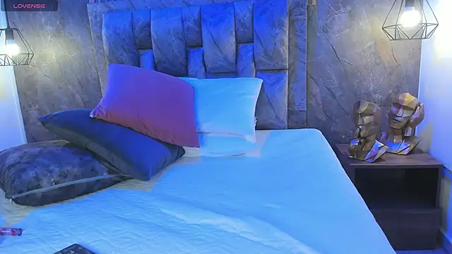 luna killari online show from 10/15/25, 11:43