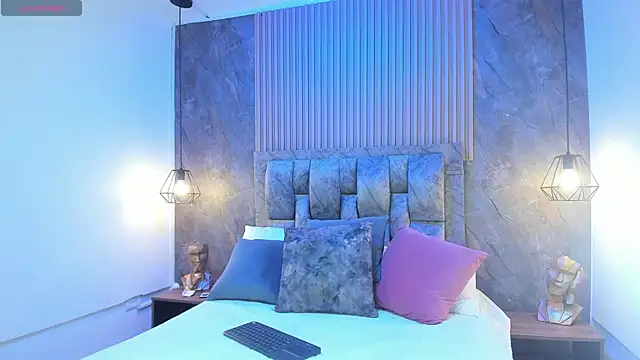 luna killari online show from 10/30/25, 11:44