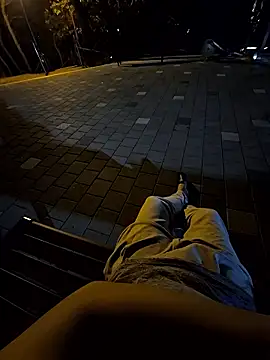 Snapshot of starvingo2002 chatting on 09/23/25, 11:57 starvingo2002 online show from 09/23/25, 11:57