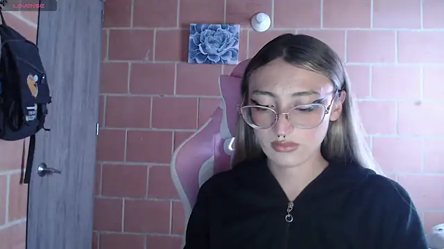 Andrea camilaaa online show from 09/30/25, 02:00