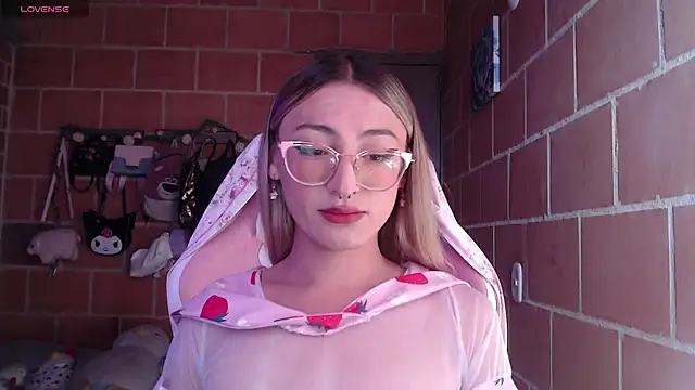 Snapshot of Andrea_camilaaa chatting on 06/22/26, 02:36 Andrea camilaaa online show from 06/22/26, 02:36