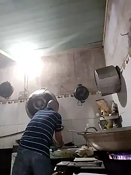 HoangNam20x online show from 10/17/25, 01:53