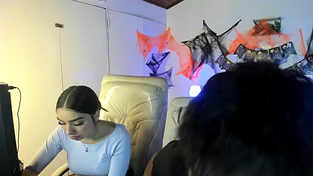 Yiing and yang online show from 10/18/25, 09:04