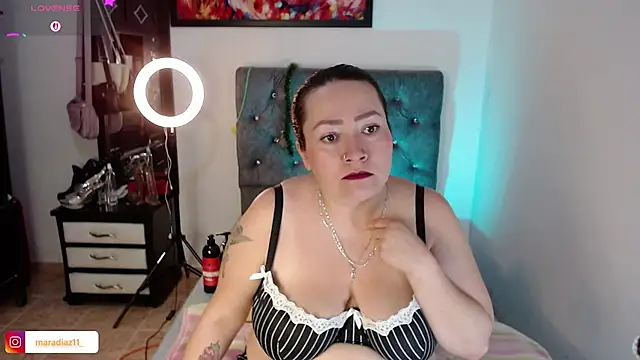 MaraDiaz11 online show from 05/19/26, 08:59