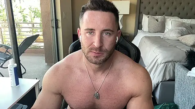 brettmycles28 online show from 09/29/25, 08:57