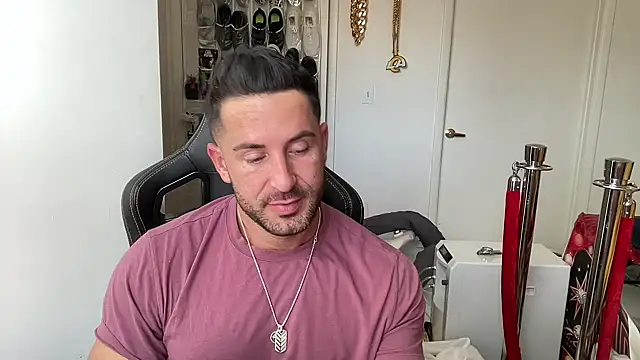 brettmycles28 online show from 06/11/26, 04:05