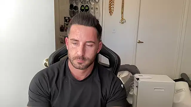 brettmycles28 online show from 06/26/26, 03:16
