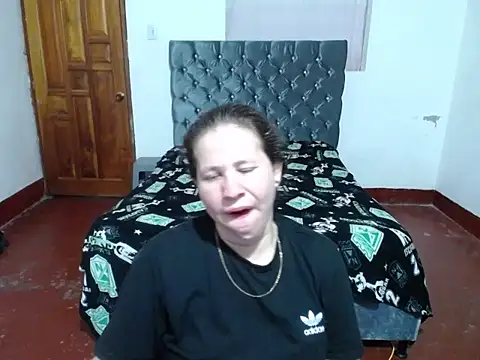 Valentina charlys online show from 10/27/25, 11:47
