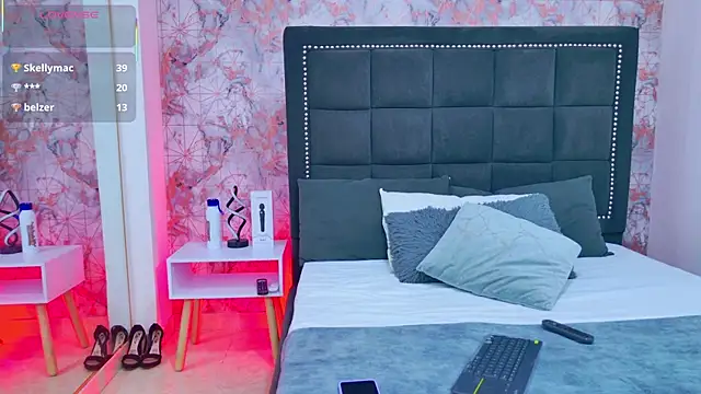 Angelique Angell online show from 10/07/25, 07:44