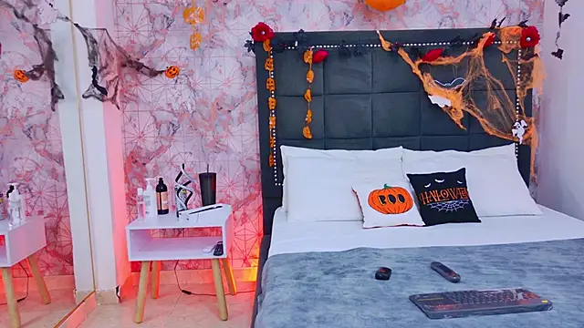 Snapshot of Angelique_Angell chatting on 11/02/25, 07:38 Angelique Angell online show from 11/02/25, 07:38