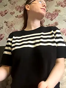 Snapshot of raen001 chatting on 11/05/25, 09:53 raen001 online show from 11/05/25, 09:53