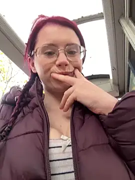 Snapshot of raen001 chatting on 11/18/25, 08:52 raen001 online show from 11/18/25, 08:52