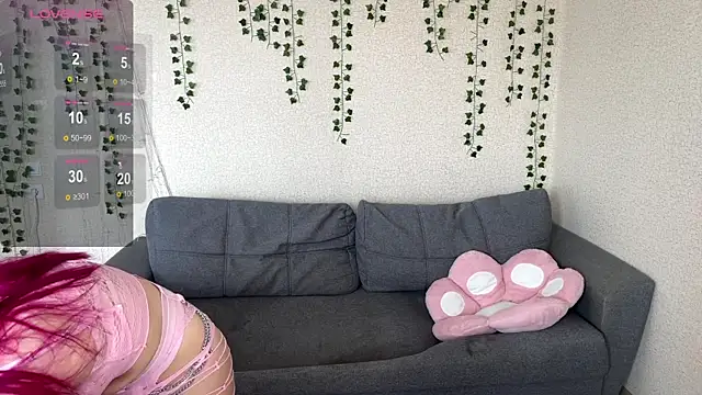 LoriConer online show from 09/30/25, 07:13