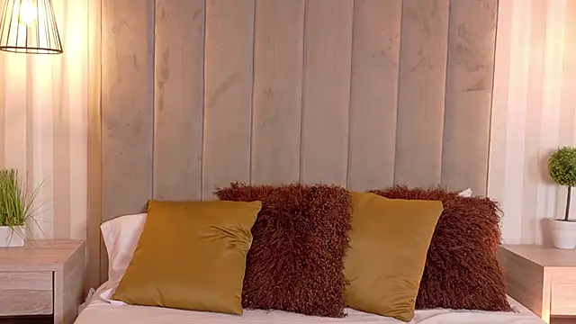 VioletBlaze online show from 09/18/25, 02:02