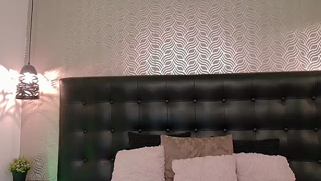 Snapshot of Sharonevanss_ chatting on 04/10/26, 08:24 Sharonevanss online show from 04/10/26, 08:24
