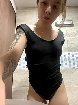 karla-thomsom10 online show from 09/26/25, 11:09