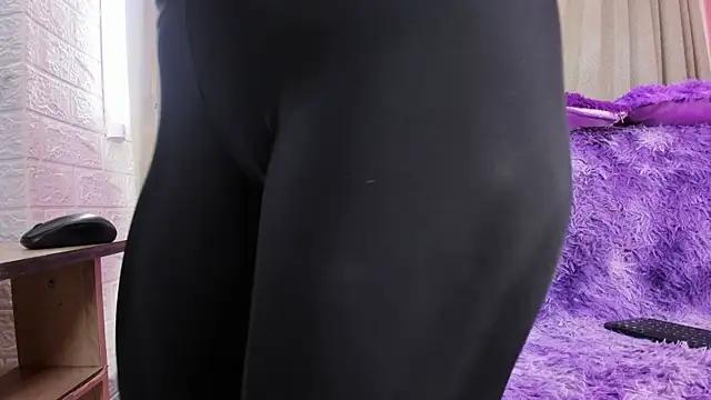 Snapshot of aliaandadara chatting on 09/22/25, 12:40 aliaandadara online show from 09/22/25, 12:40