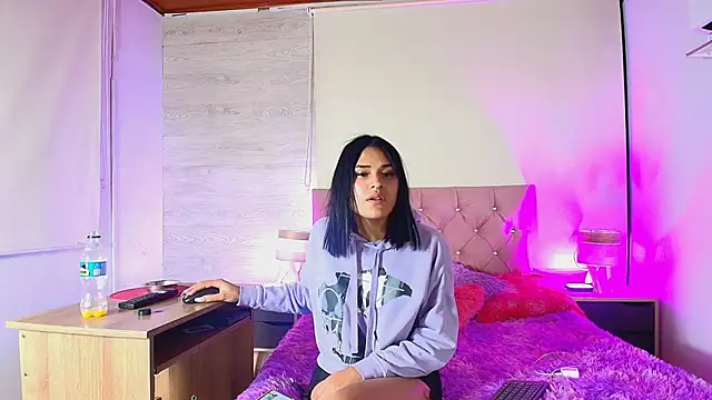 Snapshot of aliaandadara chatting on 09/26/25, 02:15 aliaandadara online show from 09/26/25, 02:15