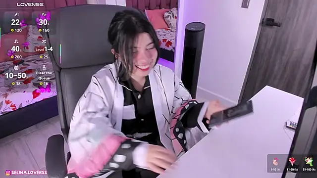 selina lovers online show from 09/12/25, 01:28