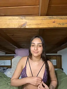 Snapshot of hannahhotwife chatting on 09/10/25, 11:49 hannahhotwife online show from 09/10/25, 11:49