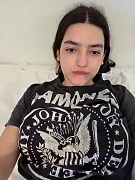 Snapshot of abrilour chatting on 12/03/25, 12:14 abrilour online show from 12/03/25, 12:14