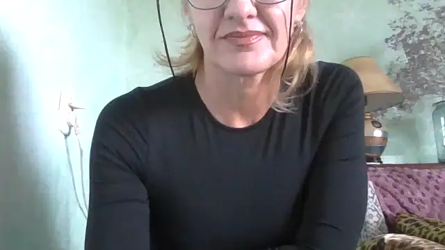 TianaQLove online show from 10/11/25, 11:20