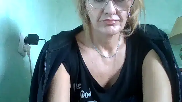 TianaQLove online show from 10/19/25, 09:10