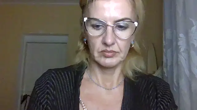 TianaQLove online show from 10/20/25, 01:55