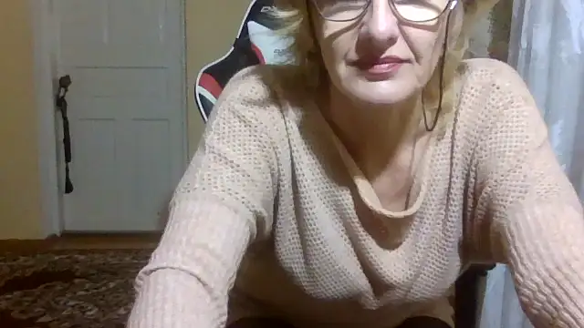 TianaQLove online show from 11/17/25, 05:19