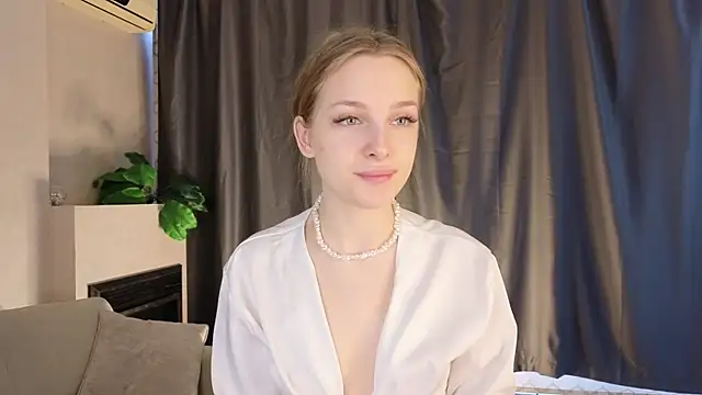 CindyGreen online show from 11/28/25, 06:16