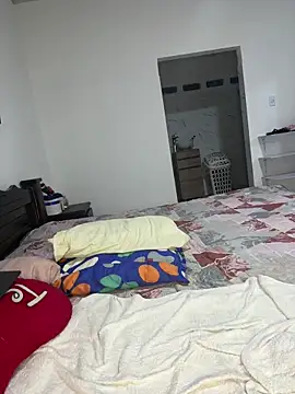 Snapshot of Mariana_cooper_07 chatting on 10/21/25, 01:06 Mariana cooper 07 online show from 10/21/25, 01:06