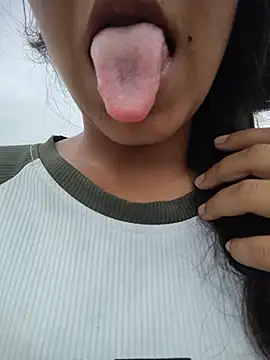 Snapshot of HOTSEXY_KAVYA chatting on 08/05/26, 03:31 HOTSEXY KAVYA online show from 08/05/26, 03:31