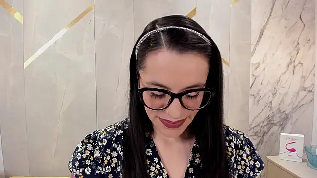 Snapshot of IsisNoir chatting on 03/27/26, 01:00 IsisNoir online show from 03/27/26, 01:00