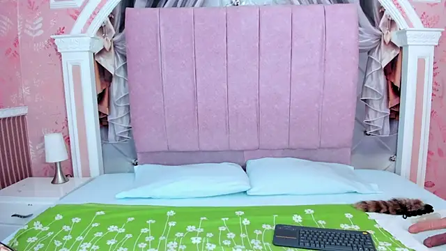 mishell lovely online show from 11/12/25, 01:33